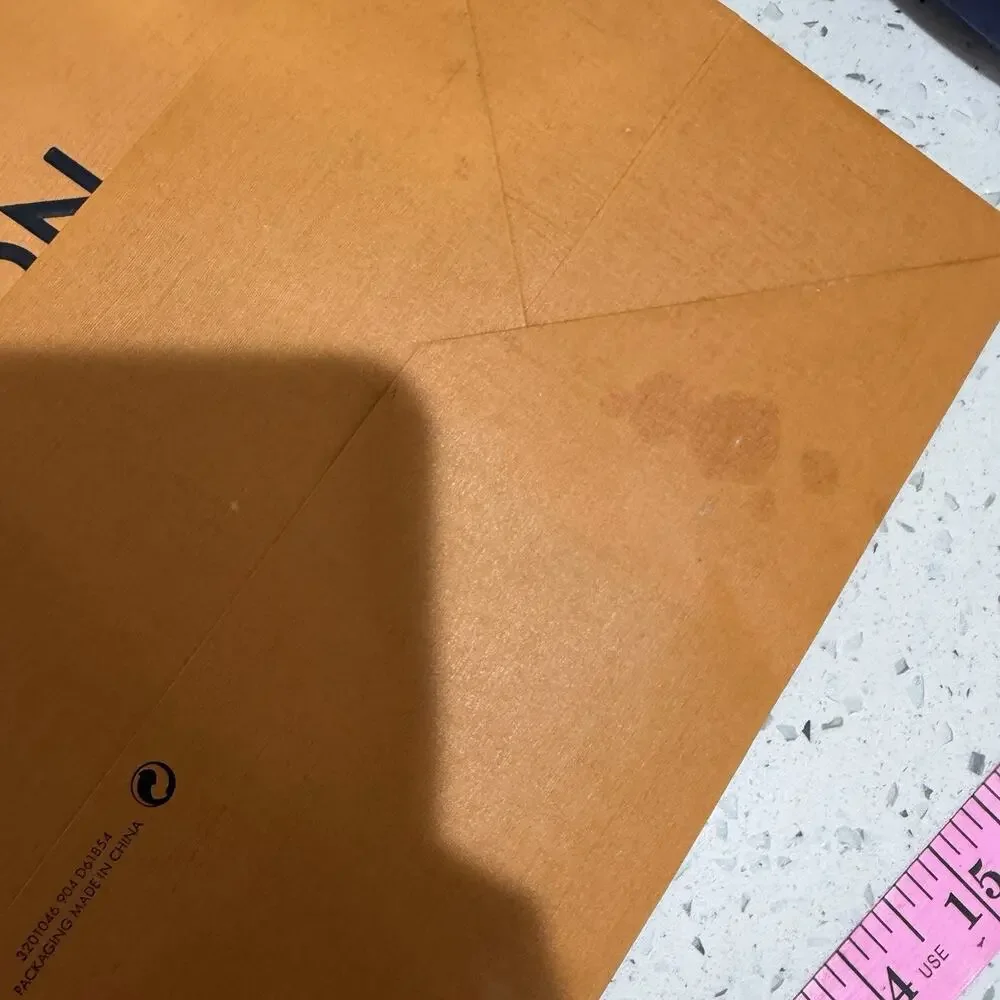 Louis Vuitton gently pre